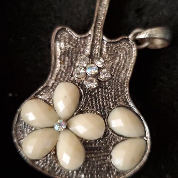 PENDANT - Picture 2 of 4